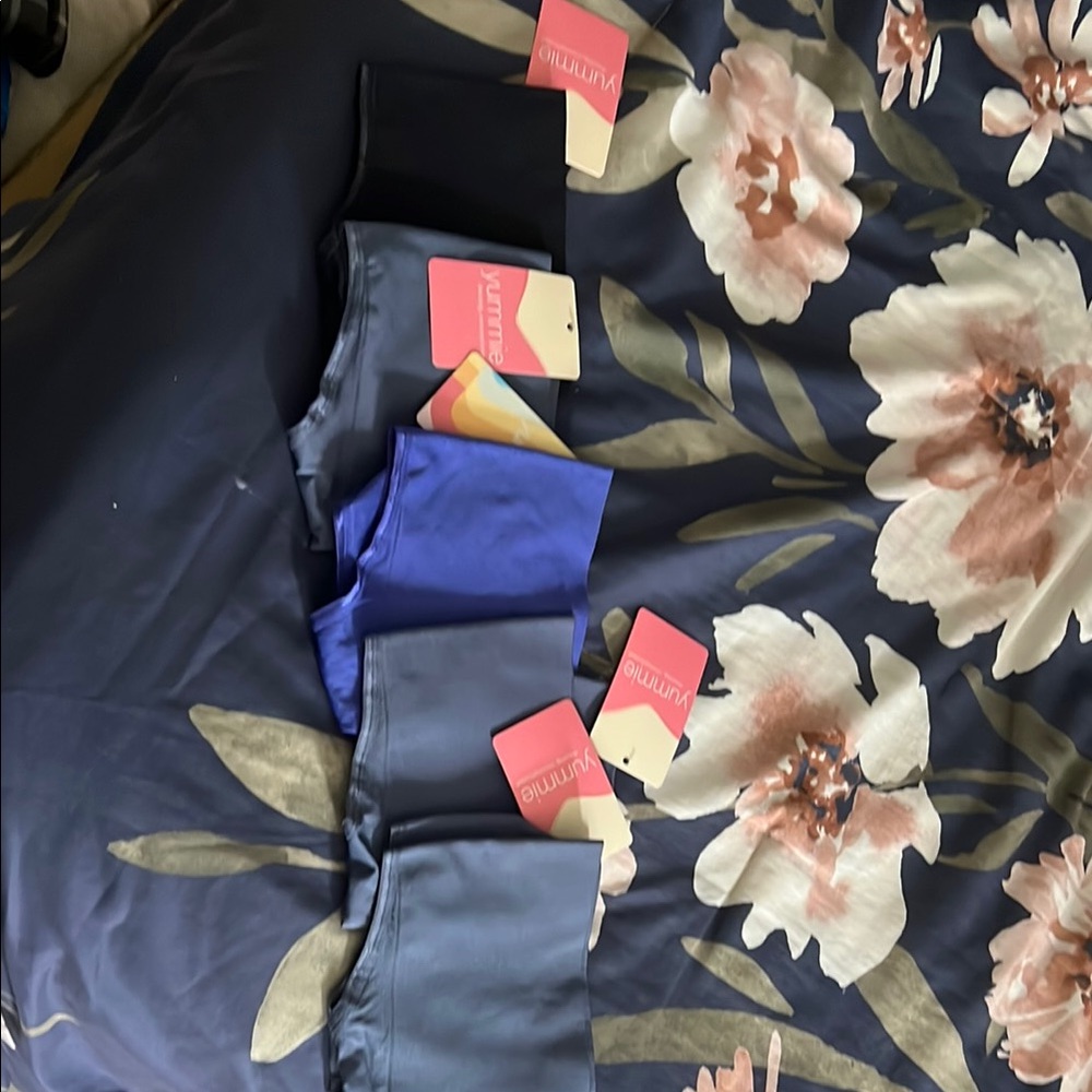 Yummie by Heather Thomson shaping thongs NWT